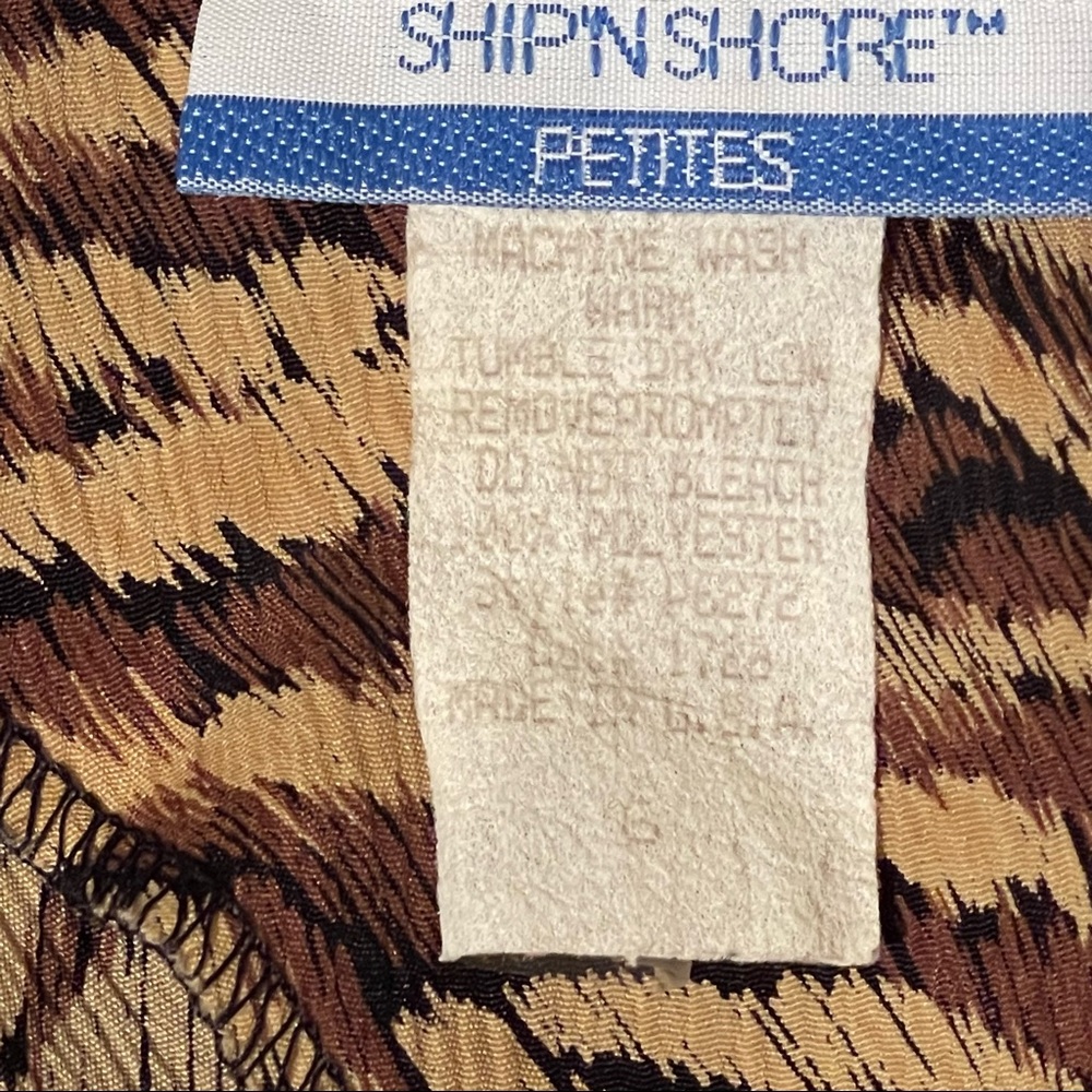 Animal Print Short Sleeve Blouse Top - Picture 9 of 10